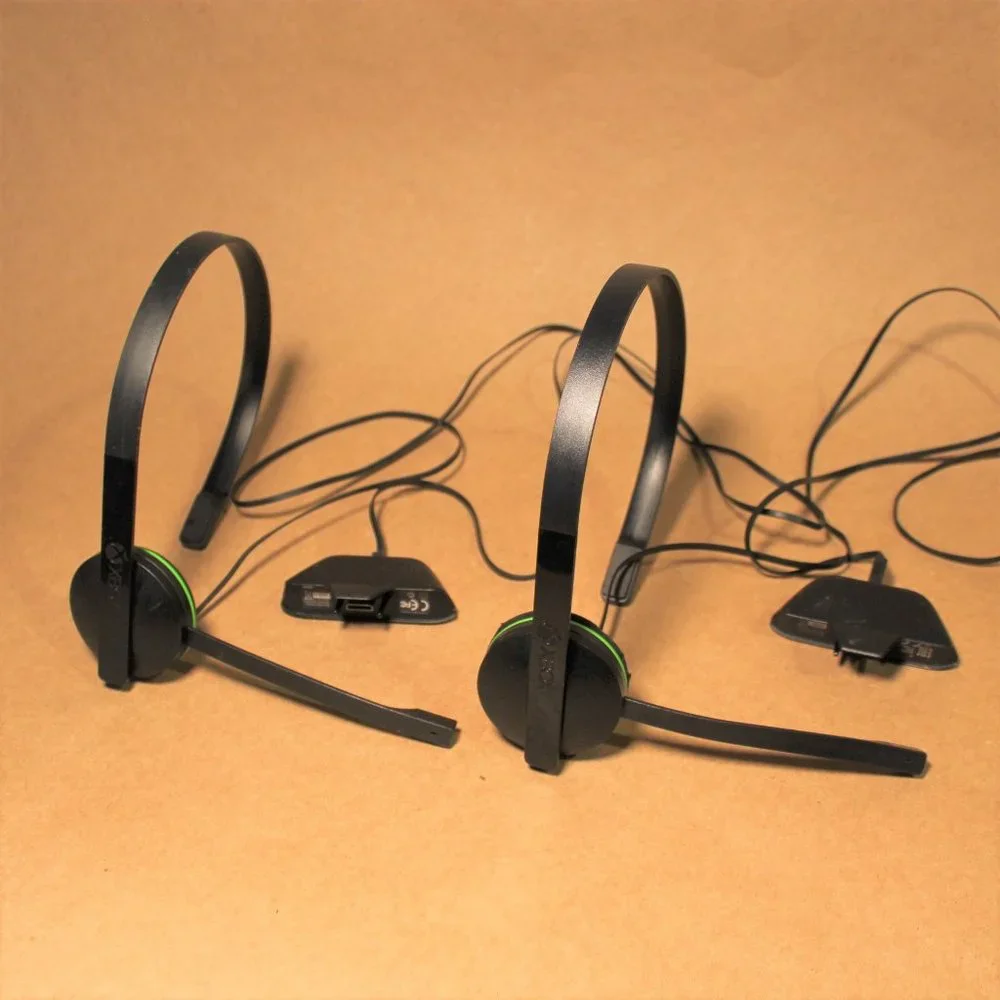 2 Microsoft Xbox One Chat Headsets